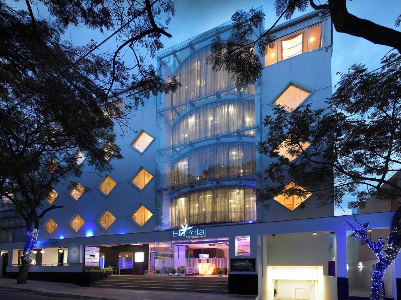 Blu Petal - A Business Hotel Bangalore Exterior photo