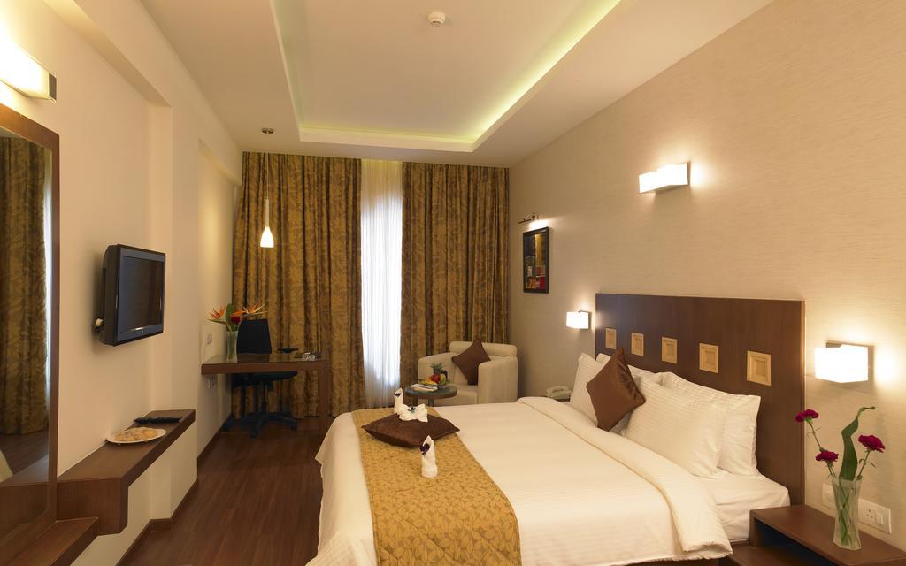Blu Petal - A Business Hotel Bangalore Exterior photo