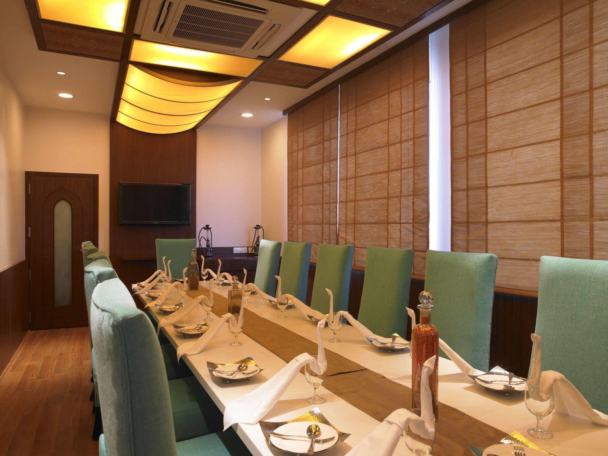 Blu Petal - A Business Hotel Bangalore Exterior photo