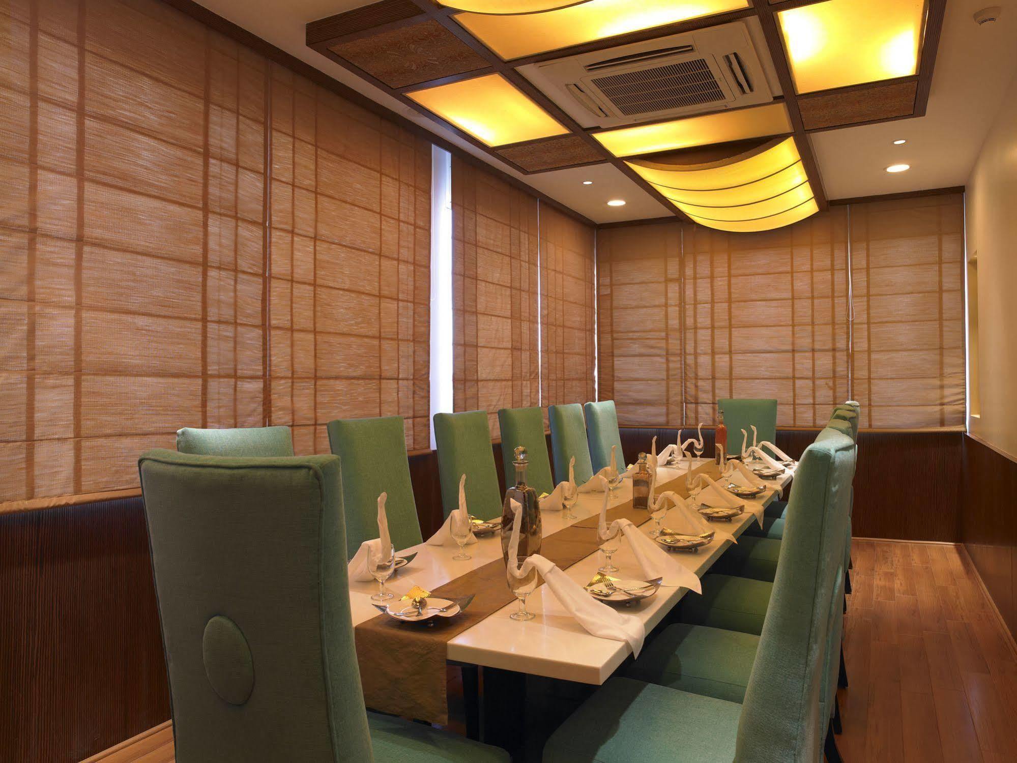 Blu Petal - A Business Hotel Bangalore Exterior photo