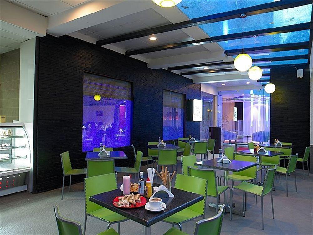 Blu Petal - A Business Hotel Bangalore Exterior photo